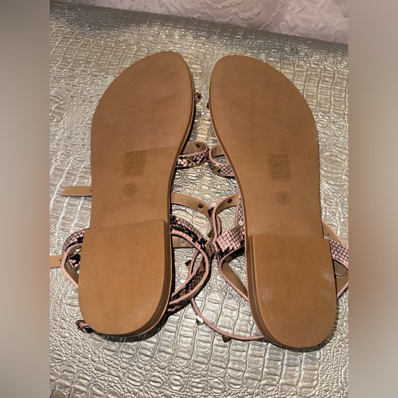 sandals size 9 - Picture 2 of 3